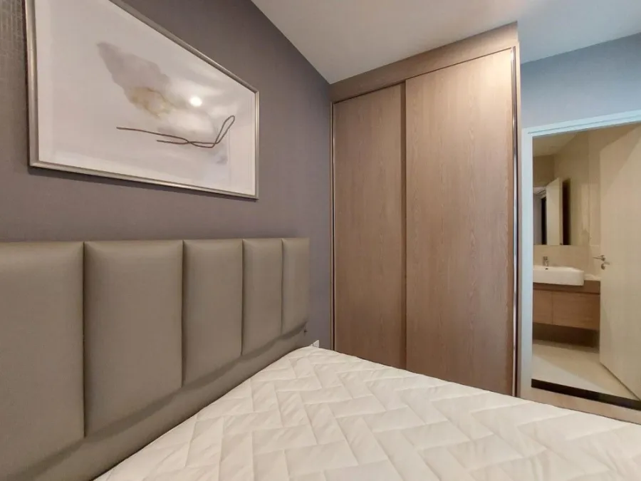 For rent, Noble Revolve Ratchada, 28th floor, great view, complete facilities. Don't miss a reservation. Hurry up.