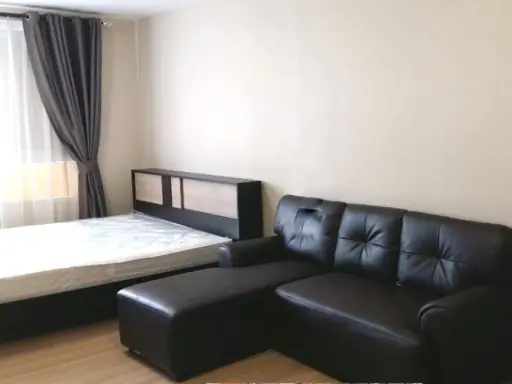 Plum Condo Phaholyothin 89 for rent, studio room, 2nd floor with good leather sofa. Don't be afraid to look. Hurry up to reserve.