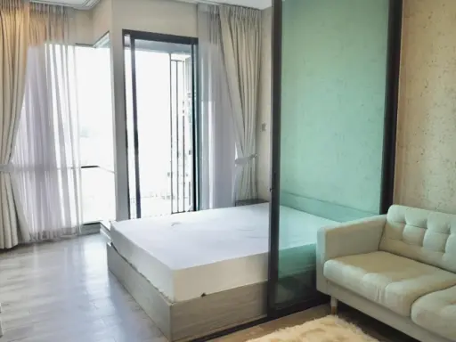 For rent: Brown Condo Ratchada 32, 2.8 m high ceiling, airy, comfortable, feels like home. Can you not book it?