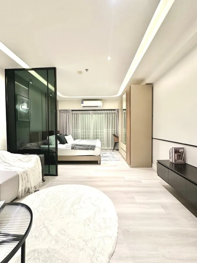 For sale, for rent urgently, City Living Ratchada Condo, NEW MODERN style decorated room, very attractive price, hurry and reserve now.