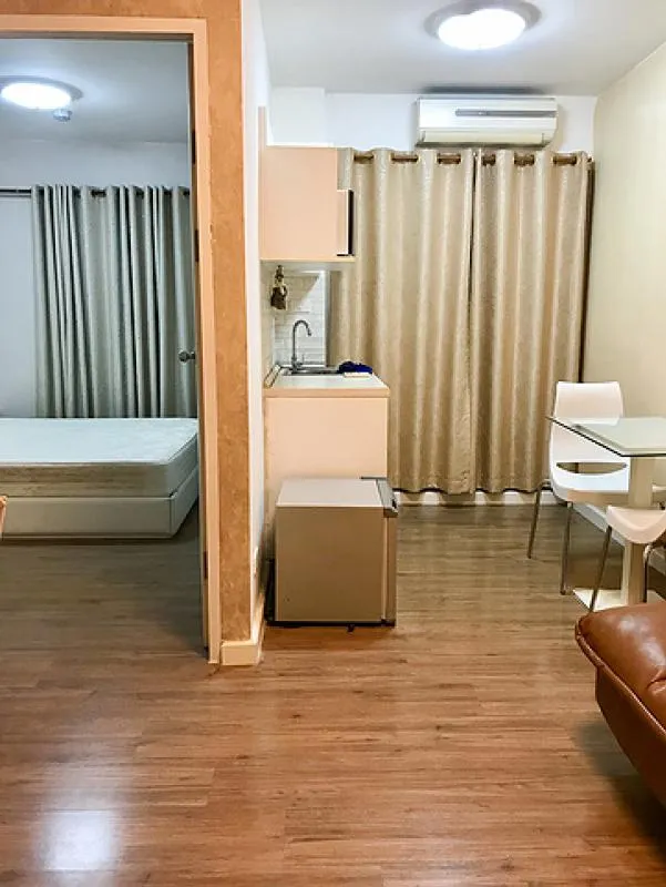 For rent iCondo Ngamwongwan 2, 5th floor, complete electrical appliances refurbished room Ready to go in. Talk to us.
