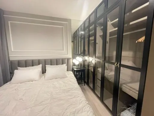 For rent, Life Asoke-Rama 9, rare unit, 37th floor, beautiful open view, built-in room, full room, can't miss it.