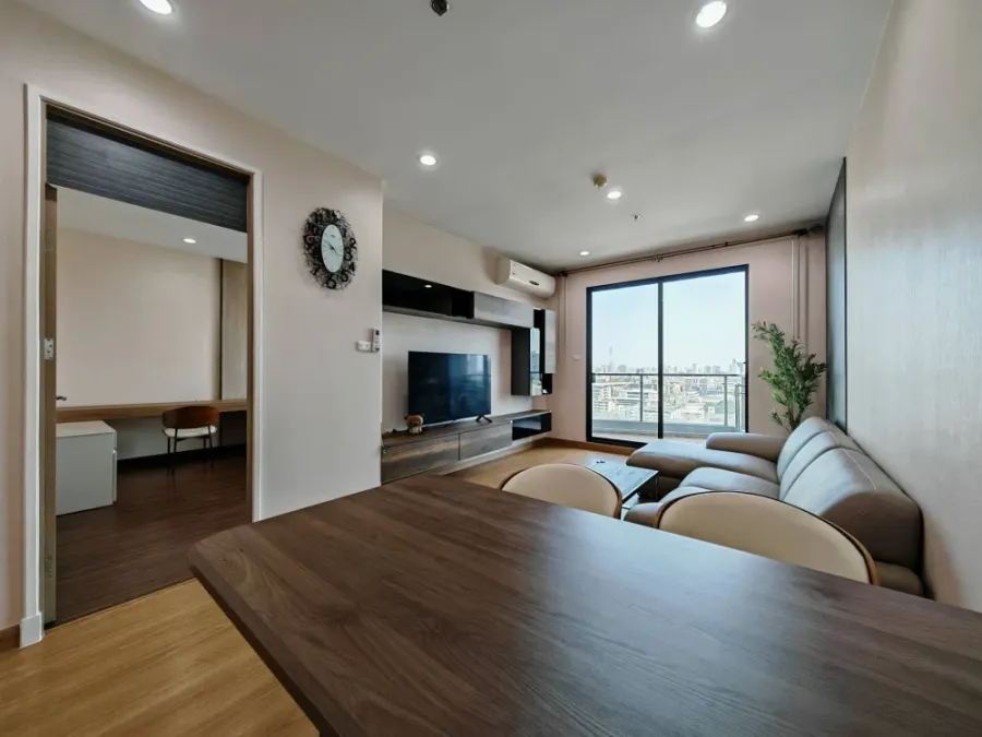 For rent: Supalai Premier Ratchathewi, 17th floor, fully furnished, very livable. Book now!