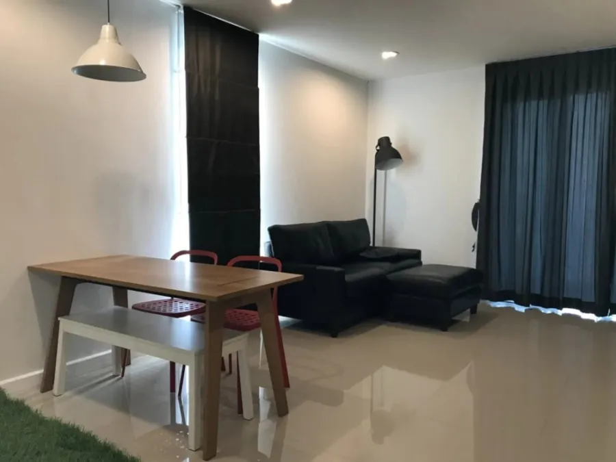 ขาย ให้เช่า ไอดีโอ ลาดพร้าว 5 ชั้น 18 ห้องมุม ห้องกว้าง อยู่สบาย พร้อมการตกแต่งที่ครบครัน จองเลยจ้า
