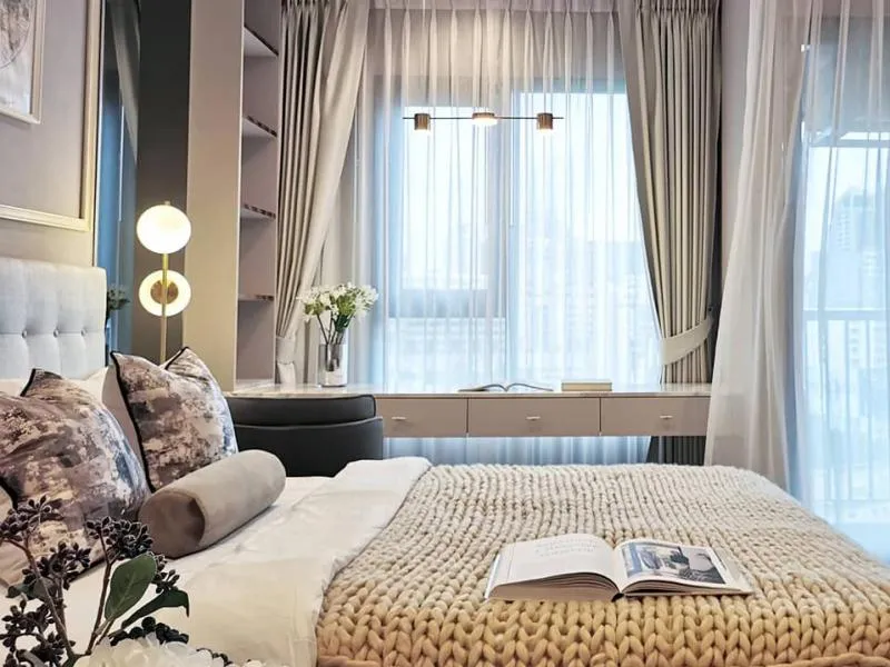 Condo for rent, Life One Wireless, studio room, beautiful decoration, looks very expensive, a lot of furniture A lot of space is not uncomfortable. Good location, easy to travel, urgently book.