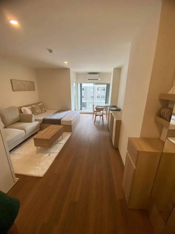 For rent: Lumpini Condotown Ekachai 48, corner room with privacy, decorated in a controlled tone, comes with a large usable area, book now.