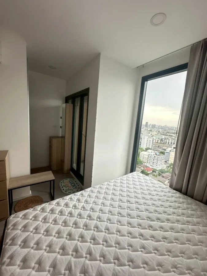 For rent: Denim Jatujak, Building A, 25th floor, very high, city view, bright room, very clean and comfortable, hurry and book now.