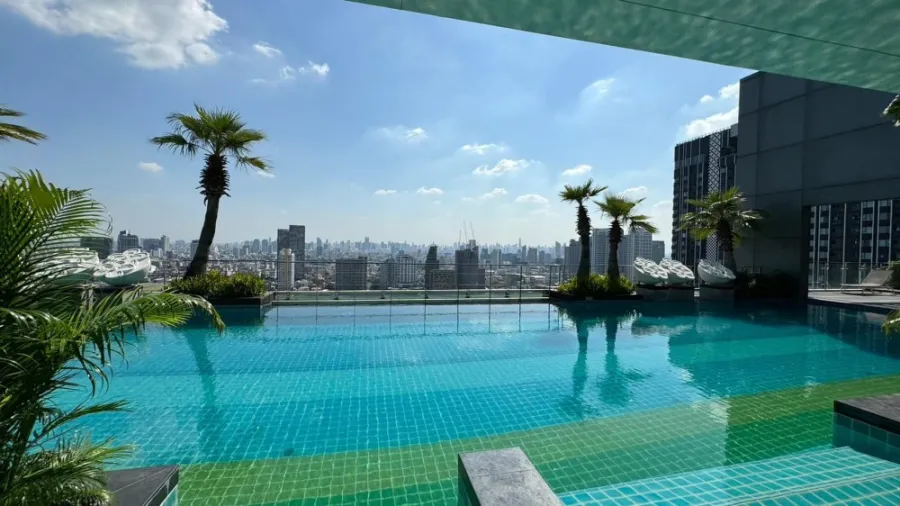 Condo for sale or rent, The Line Phahonyothin Park, south side, decorated in tone-controlled tones, very livable. Don't wait.