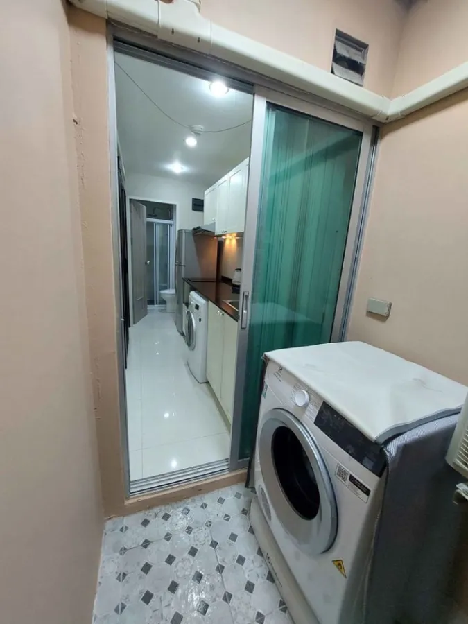 Condo for rent, The Seed Phaholyothin 14, corner room, facing south, front view of the project The balcony is very wide. Hurry up.