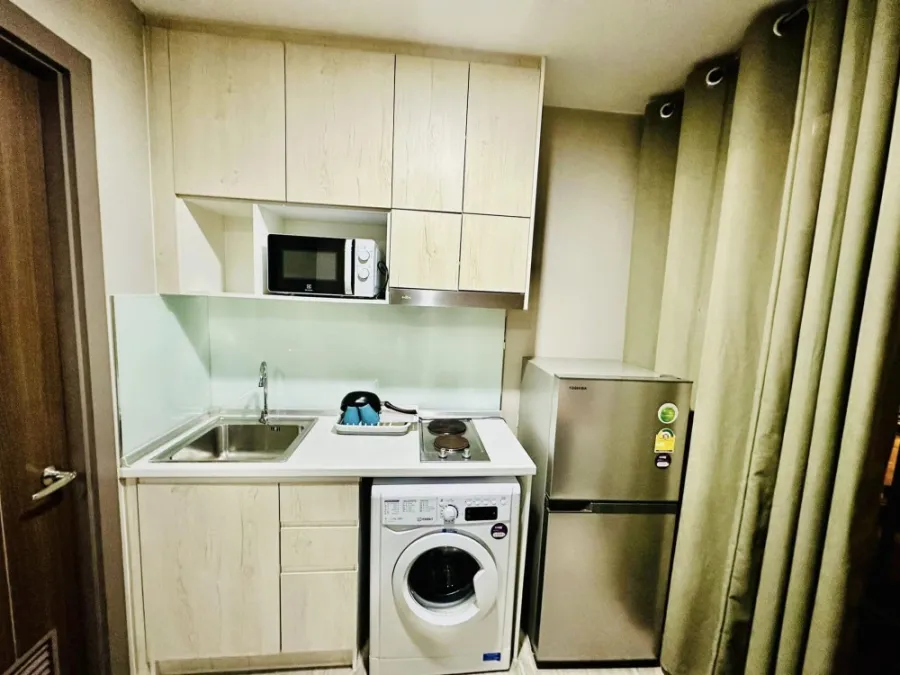 For rent: JW Station @ Ramindra. The room is separated into sections. Fully furnished Not booking is a big mistake.