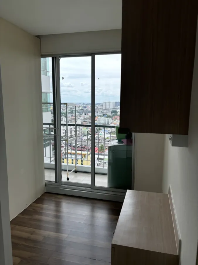 For rent!! Condo The Room Sathorn-Taksin, room number 99/209, comes at a reasonable price. Let me tell you that you don't miss it!!