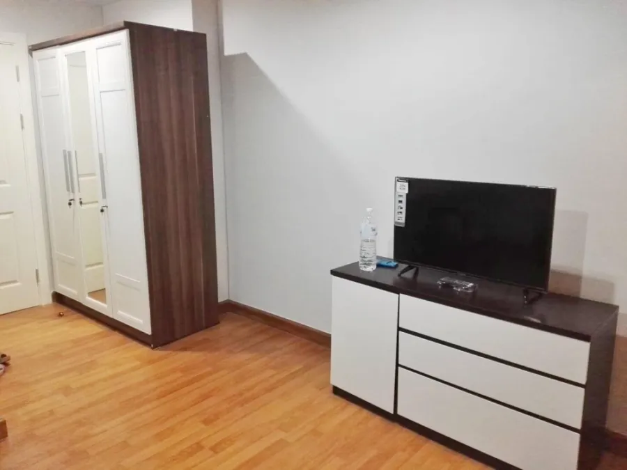 For rent, Regent Home 18 Chaengwattana-Laksi. separating the bedroom Complete facilities. Hurry up to reserve.
