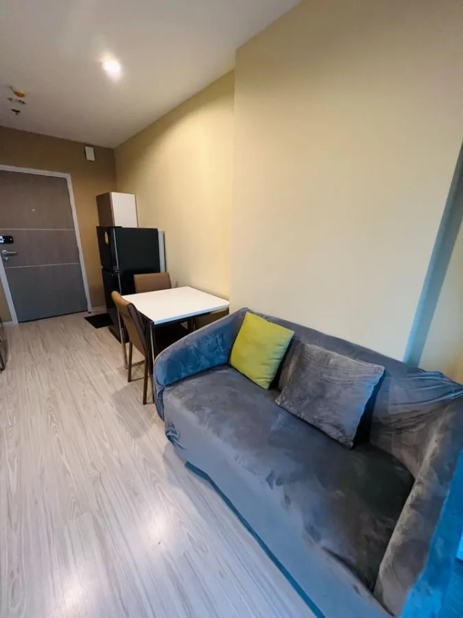 For sale, Ideo Mobi Bang Sue, Grand Interchange, wide balcony, clear view, well ventilated, hurry to book before it's out of hand.