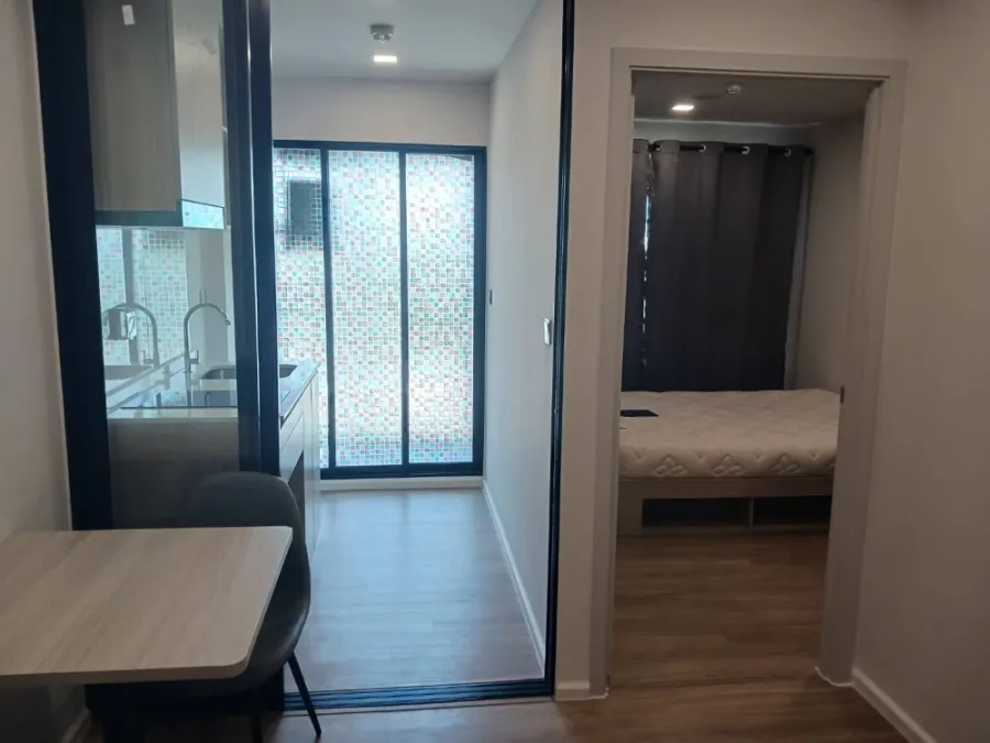 For rent: Atmoz Flow Minburi. Separate bedroom and kitchen. Excellent common areas with plenty of amenities. Book now!