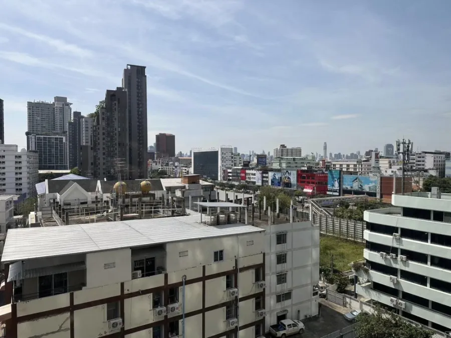 ขาย ไลฟ์ รัชดาภิเษก วิวสวน เงียบสงบ มีความเป็นส่วนตัว พร้อมเครื่องซักผ้าอย่างดี แบบนี้ต้องรีบจอง