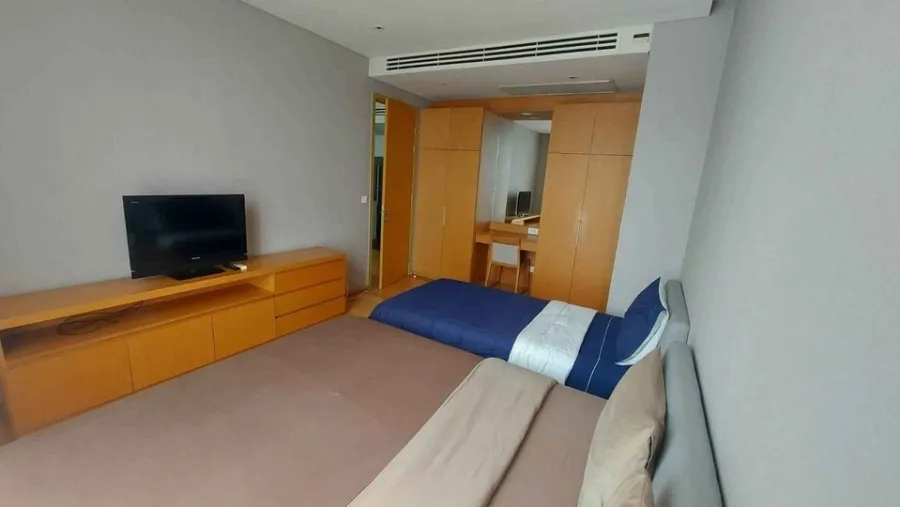 For rent, Aequa Sukhumvit 49, 18th floor, very spacious room, luxury condo, complete electrical appliances, hurry to book now.