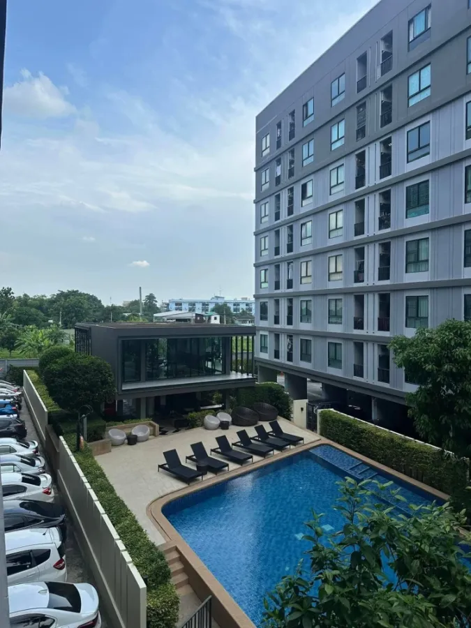 Condo UNIO Ramkhamhaeng - Serithai for rent. Nice unit, fully furnished, affordable price. Low floor. Book now, don't miss out!