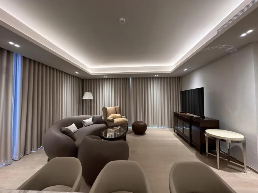 For rent: Tonson One Residence, 2 bedrooms, fully furnished, spacious room, comfortable. Ready to move in, reserve now.