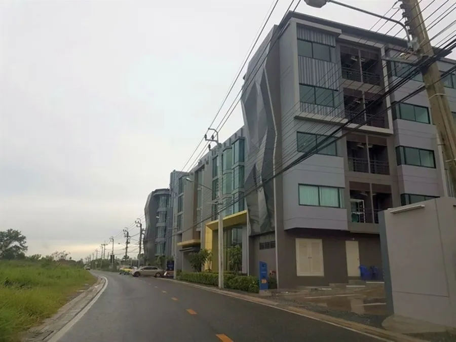 For rent!! Condo Veer 7 Bangna by Apasiri, spacious room, beautiful view, good location, ready to move in, hurry and reserve now!!