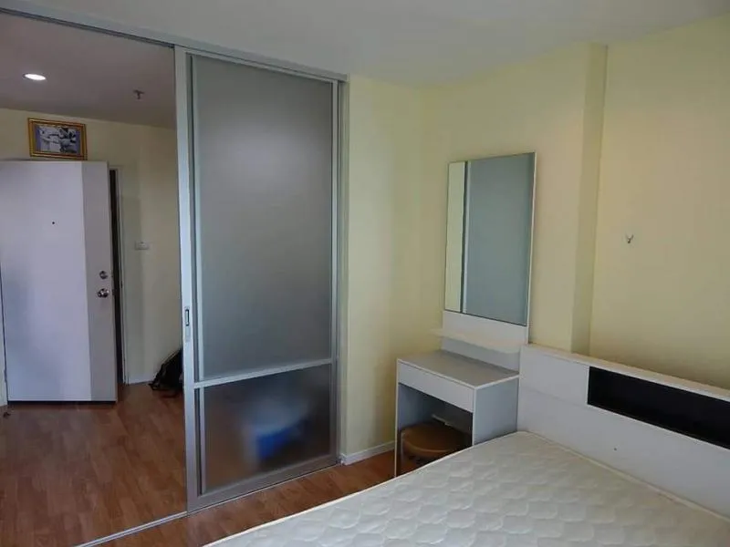 For rent, Lumpini Park Phetkasem 98, size 26 sq.m., 14th floor, room separated by a garden, only 6,700/month, hurry up
