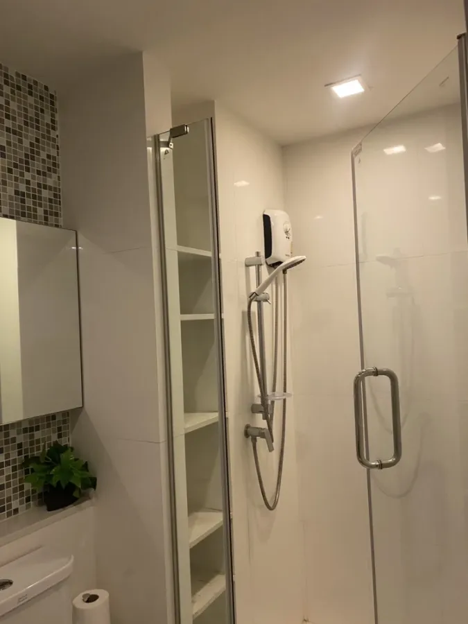 ขาย Aspen Condo laslle ห้องพร้อมอยู่ เฟอร์ครบ จองเลย