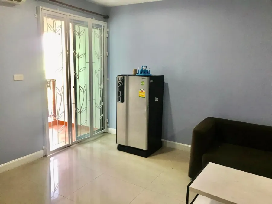 Condo for rent, Regent Home IV, Sukhumvit 85, 5th floor, pool view. Reasonably priced, ready to go, don't miss it!!