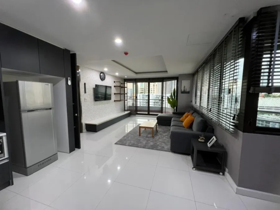 Condo for rent, The Lake Sukhumvit 16, balcony, very good wind, not hot, fully furnished, good location, convenient transportation