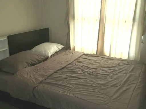 For sale, for rent, Plum Condo Central Station, spacious room, complete with furniture and electrical appliances.