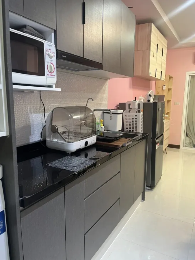 For rent or sale: Grand Park View Asoke, spacious room, fully furnished, nice to live in. If interested, hurry and reserve now. Don't miss out.