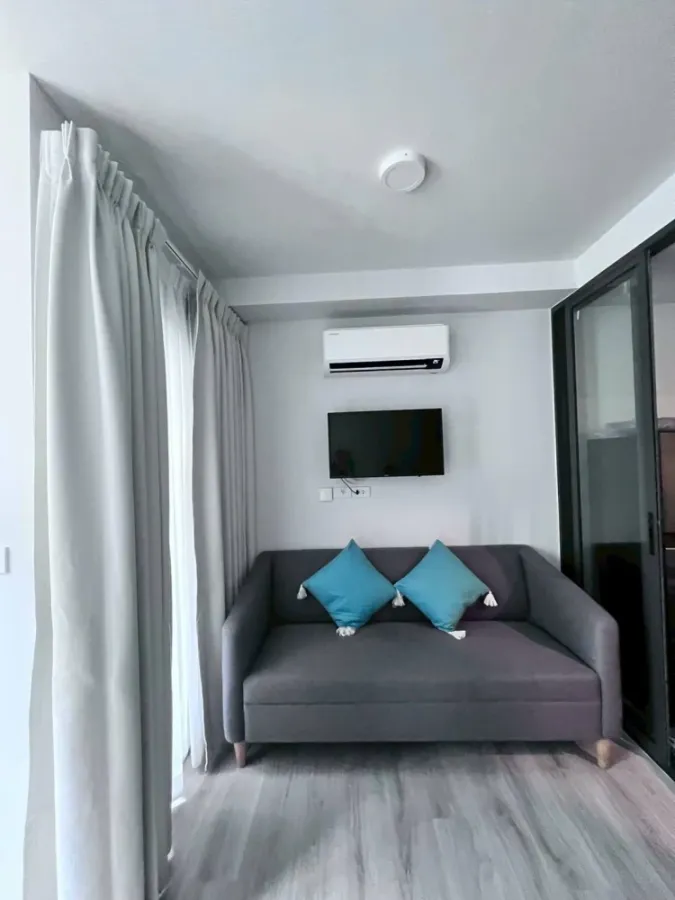 For rent: QUINTARA MHy'GEN RATCHADA - HUAI KHWANG, furnished room, ready to move in, complete here, hurry and reserve now.