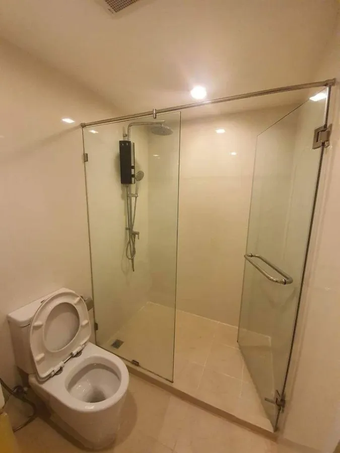 Condo for rent Metro Luxe Phaholyothin - Suthisan, 4th floor, corner room, near BTS, convenient to travel, ready to move in. Don't hesitate.