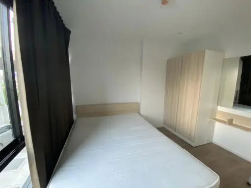 Sell The Midd Condo, clean room, partition, very good proportion Comes with fully furnished. Must reserve. Don't miss it. images