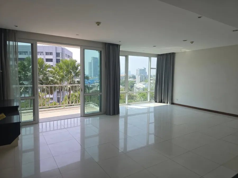 ขาย Fullerton Sukhumvit ชั้น 7 มี 3 ห้องนอน 3 ห้องน้ำ ห้องกว้างขว้างอยู่สบายมาก วิวสุดชิล น่าจองสุดๆ