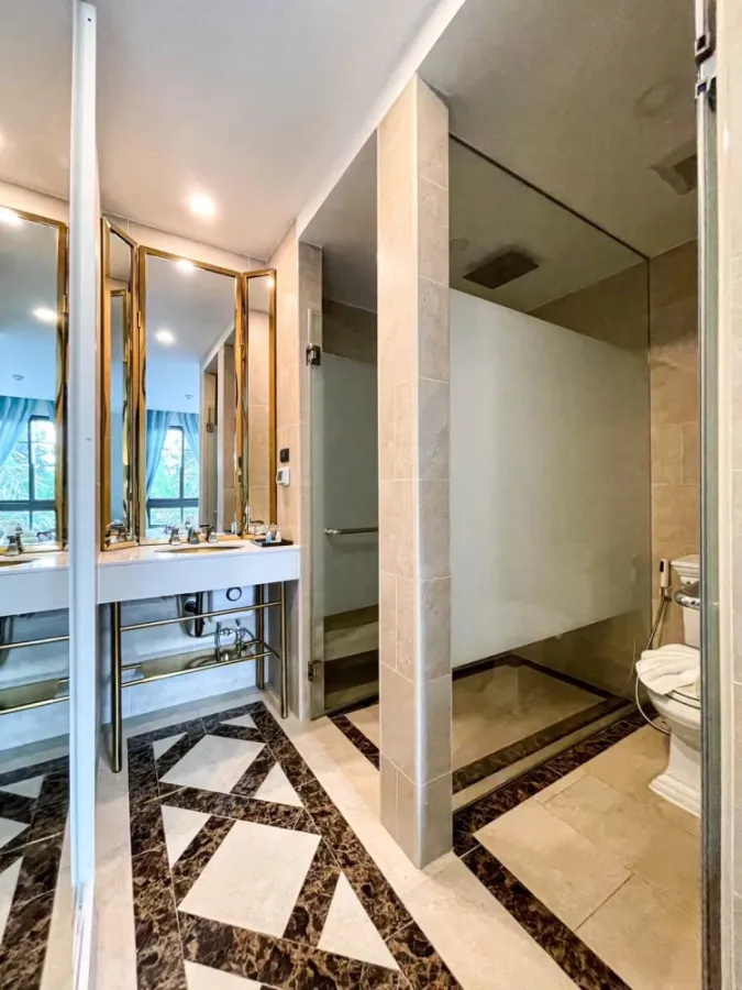 For sale Espana Condo pattaya, very clean room, well decorated, Buit-In, best bedside light, book now.