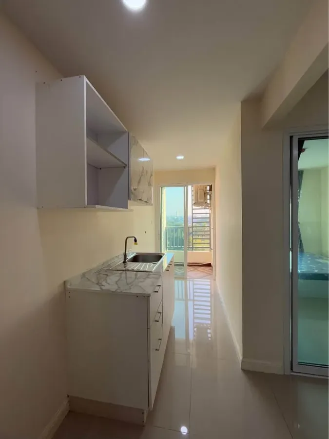 For rent: SJ Residence Bang Waek 63, 8th floor. Great location. Fully furnished. Book now!