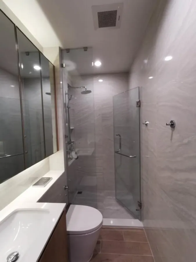 For rent Quinn Sukhumvit 101, new room in the box. Well built-in Soft leather sofa. Book now. Don't miss it.