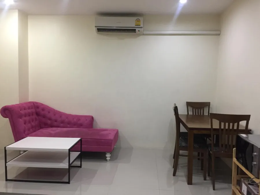 ขาย คอนโด กลางกรุง รีสอร์ท อาคาร B4 ชั้น 2 ห้องใหญ่ พร้อมอยู่ รีบจองก่อนหมด!!