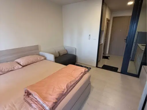 FLO by Sansiri condo for rent, fully furnished and equipped with appliances. Just bring your belongings and move in!