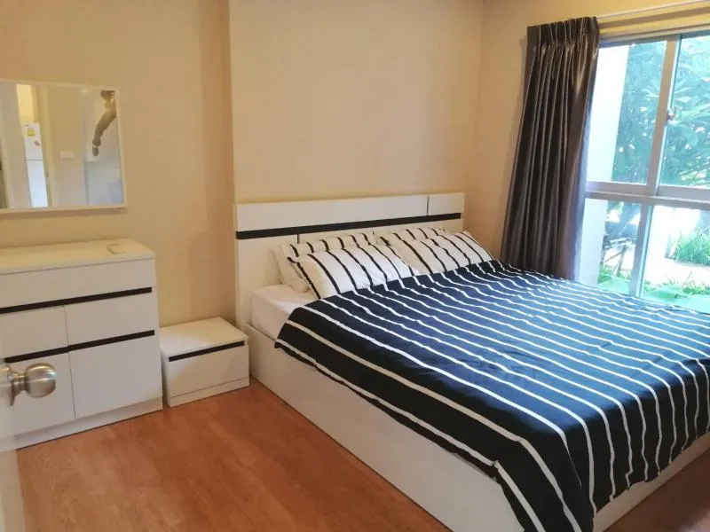 Don't miss this room. For rent, The Parkland Petchkasem, the room is good. better view Just come and be ready.
