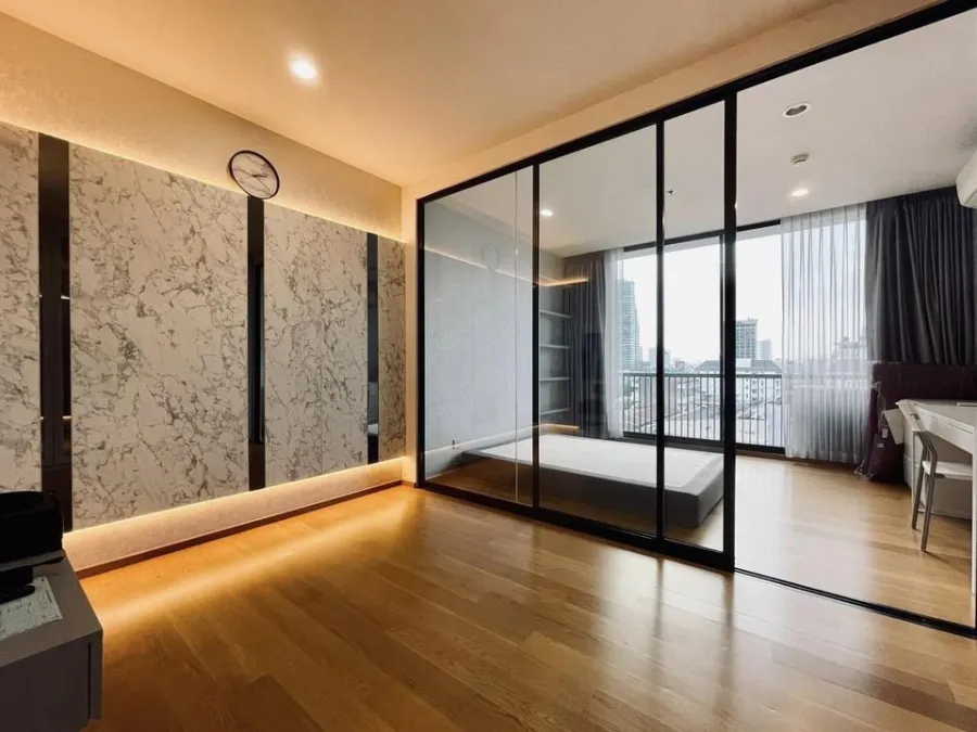 Condo for rent, Noble Revo Silom, nice room, wide size, good size, fully furnished, city view, don't miss it.