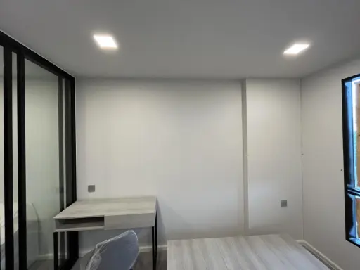 For rent, Cave Eva, 3rd floor, walk-in closet room, fully furnished, ready to move in, book now, don't wait, hurry up. images