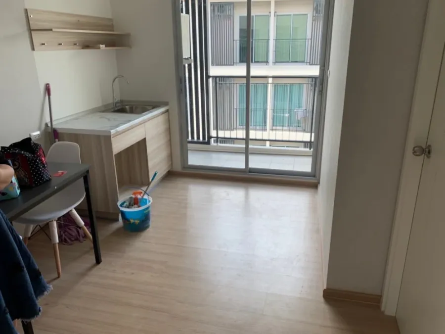 Selling Plum Condo Mix Chaengwattana, 8th floor (highest floor), pool view zone, relaxing atmosphere. Book now!