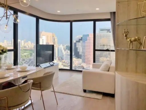 Condo for rent Ashton Chula-Silom fully furnished and electrical appliances. With a view of Suan Lum Ready to move in