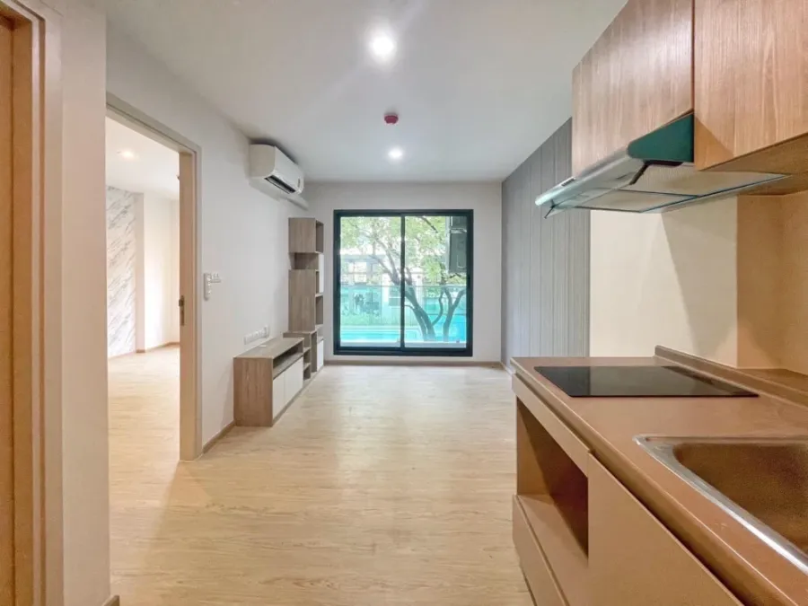 Urgent sale, The Excel Hideaway Sukhumvit 50, pool view room, nice price, you must hurry to reserve.