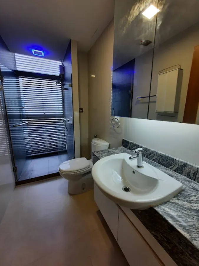 For Sale Vertiq Rama 4–Siam, get a great view of the city. The most spacious room Never rented out, interested to move in.
