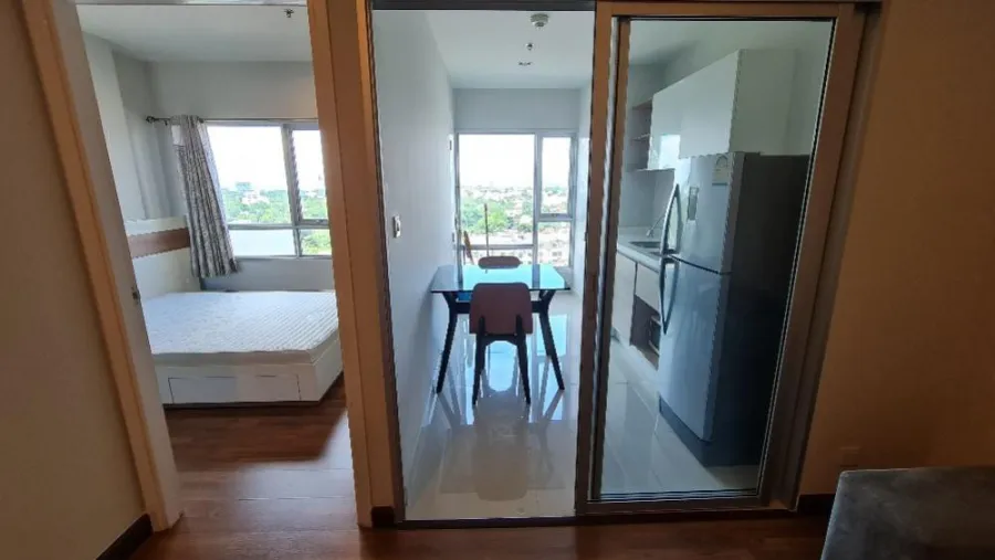 Condo for sale, Centric Tiwanon Station, 12th floor, very new condition room Plus a TV and a mattress. Hurry up and reserve now.