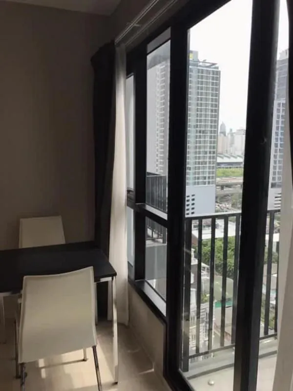 Condolette Midst Rama 9 for rent, ready to move in. Furnished and electrical appliances ready All done in one room. Hurry up.