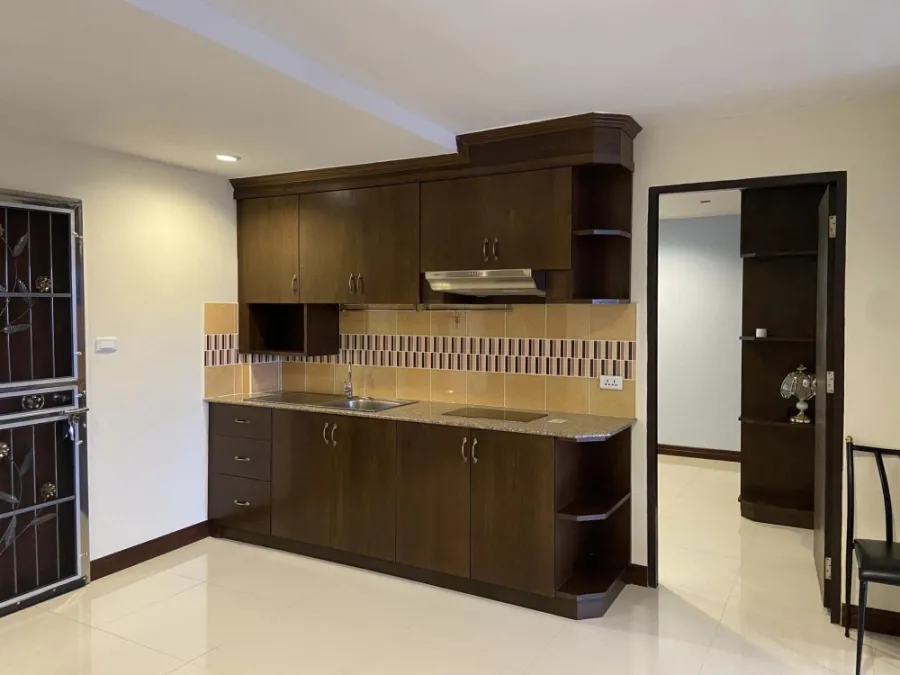 For rent: Grand View Condo Pattaya (Jomtien), spacious room, fully furnished, move in now