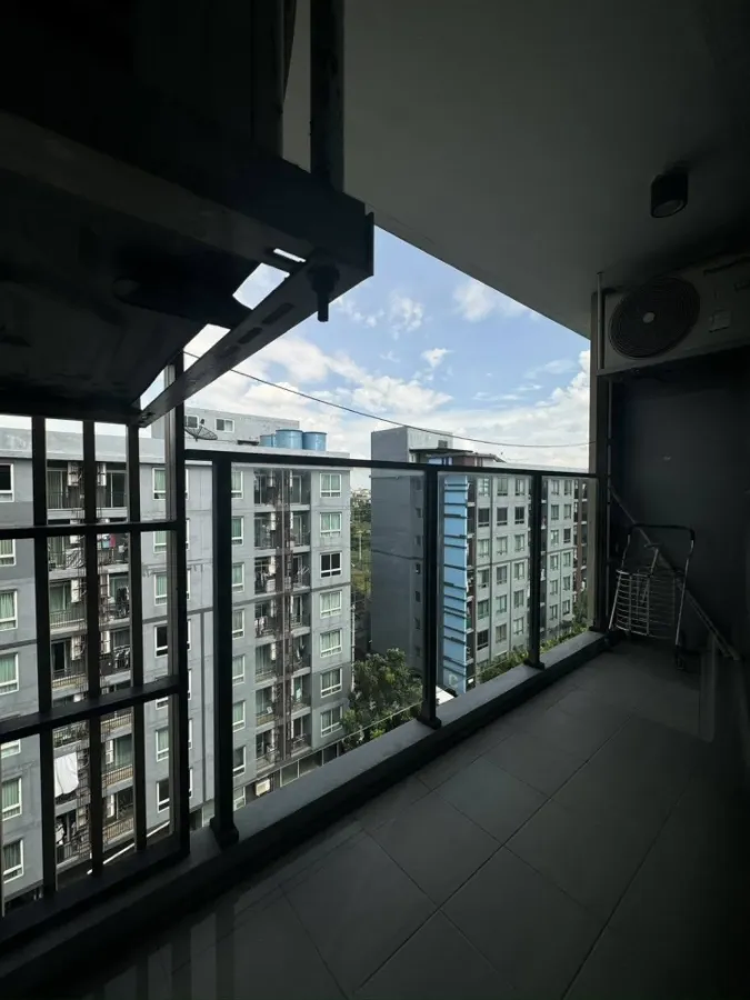 For sale or rent: Ril Condo Rangsit, the largest unit in the project and located on the top floor (8th floor). Book now!
