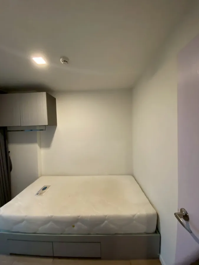 For rent: Atmoz Ladprao 15, 1 bedroom plus 1 bathroom unit with spacious living area and fully furnished. Book now before it's too late!
